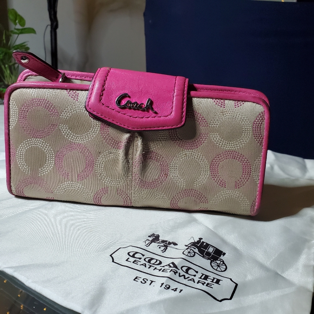 Coach wallet big